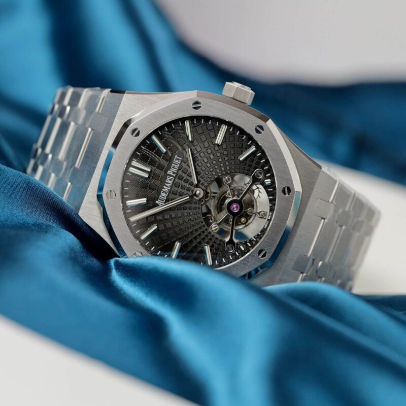 Audemars-Piguet-Royal-Oak-Flying-Tourbillon-26730ST-Grey-Dial-4-800×800-1.jpg