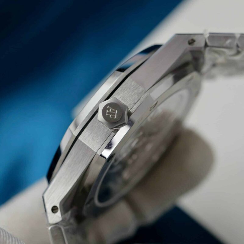 Audemars-Piguet-Royal-Oak-Flying-Tourbillon-26730ST-Grey-Dial-7-800×800-1.jpg