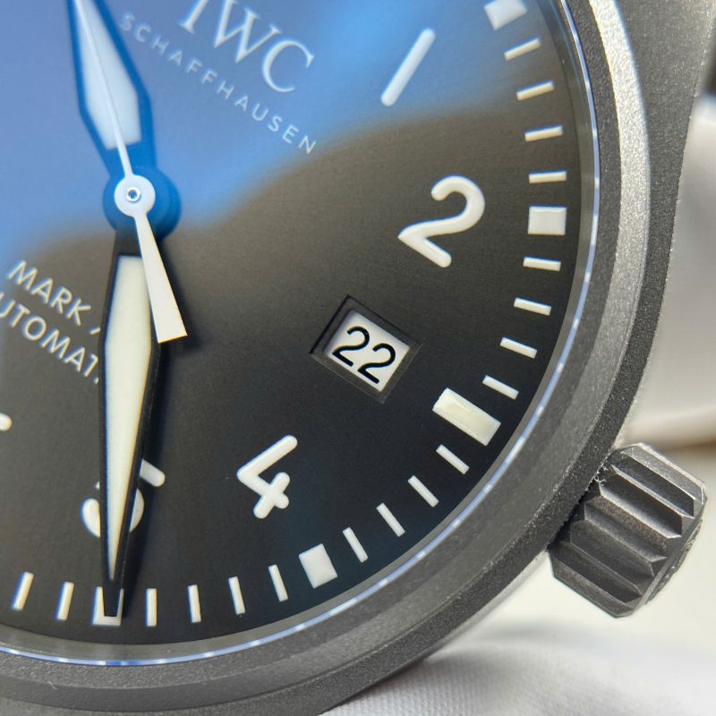 IWC-Pilots-Watch-Mark-XX-Patrouille-Suisse-IW328209-Titanium-Grey-Dial-6-800×800-1.jpg