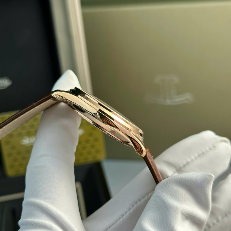 Jaeger-LeCoultre-Master-Ultra-Thin-Reserve-De-Marche-Rose-Gold-Champagne-Dial-Leather-Strap-8-800×800-1.jpg
