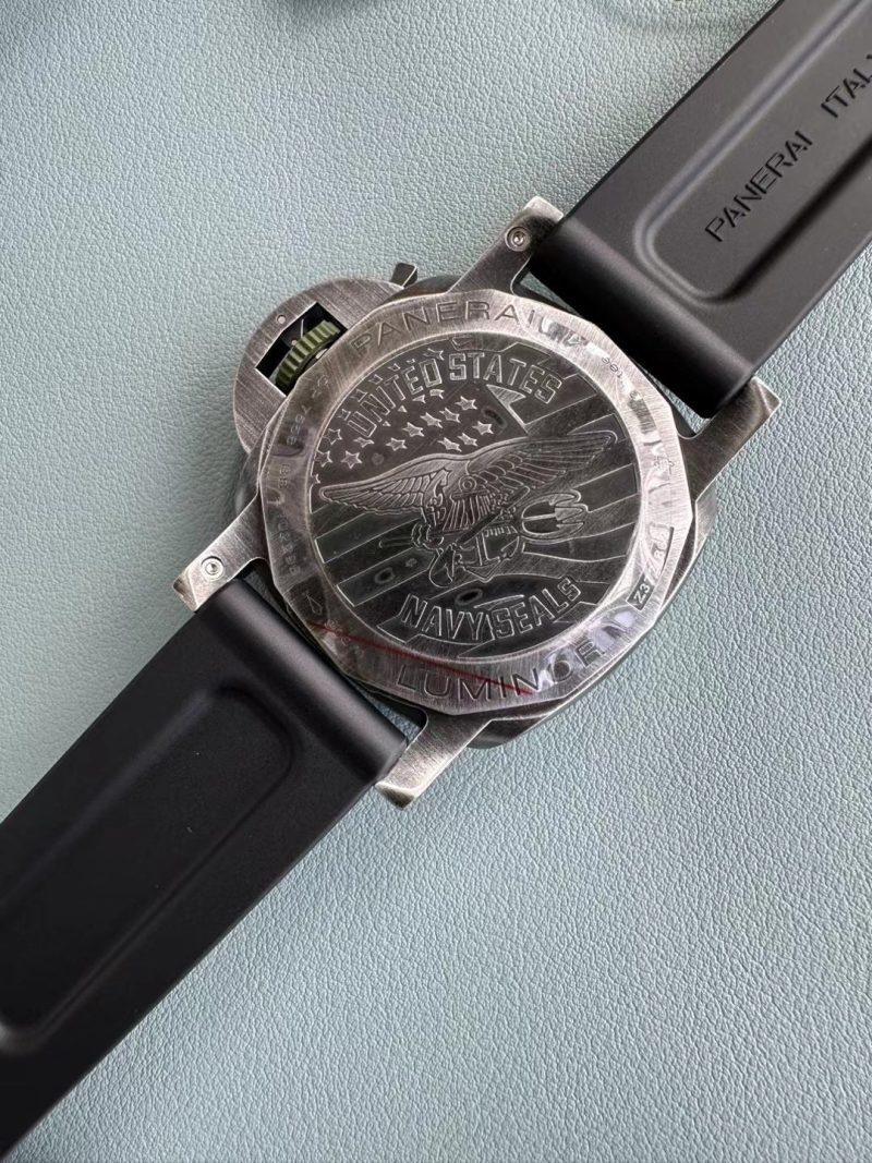 Panerai-Luminor-Marina-Navy-Seals-Pam01412-7-800×1067-1.jpg
